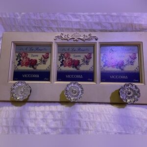 Viccorra A La Rose robe / Holder with crystal Hooks